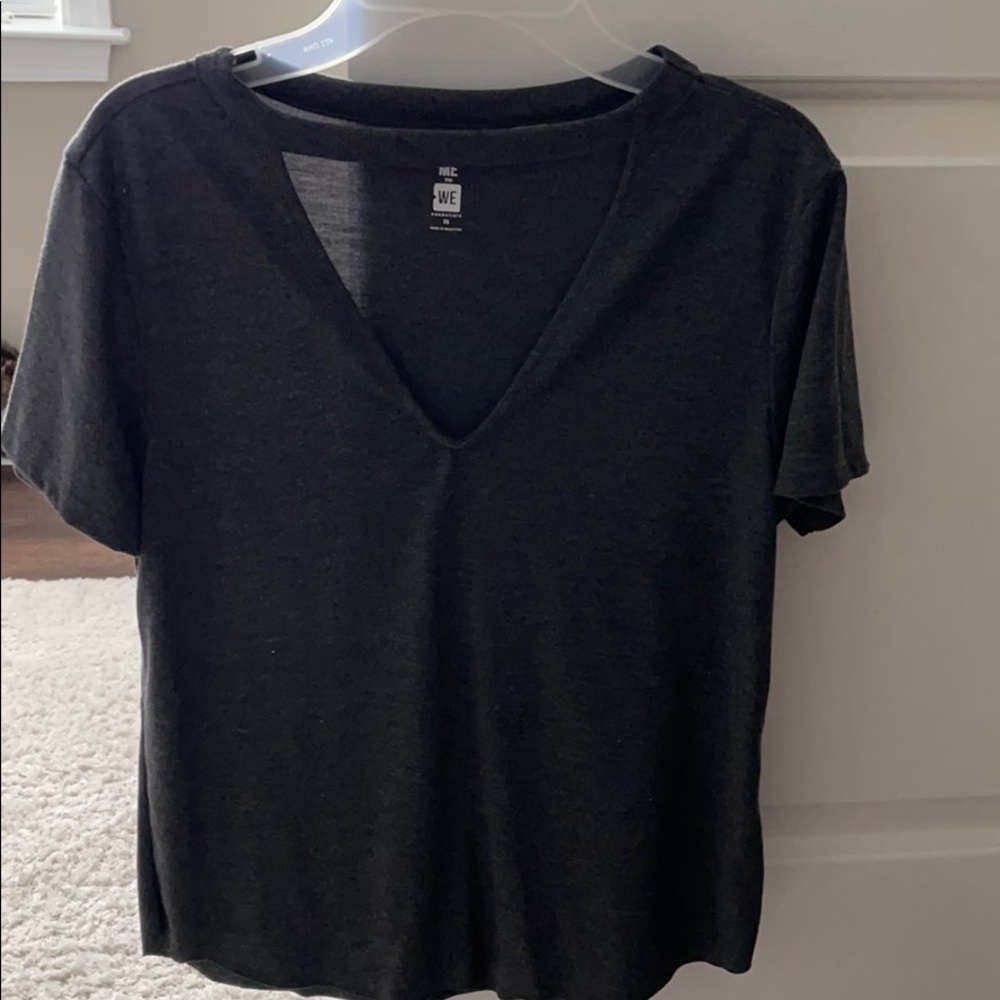 grey v neck tshirt